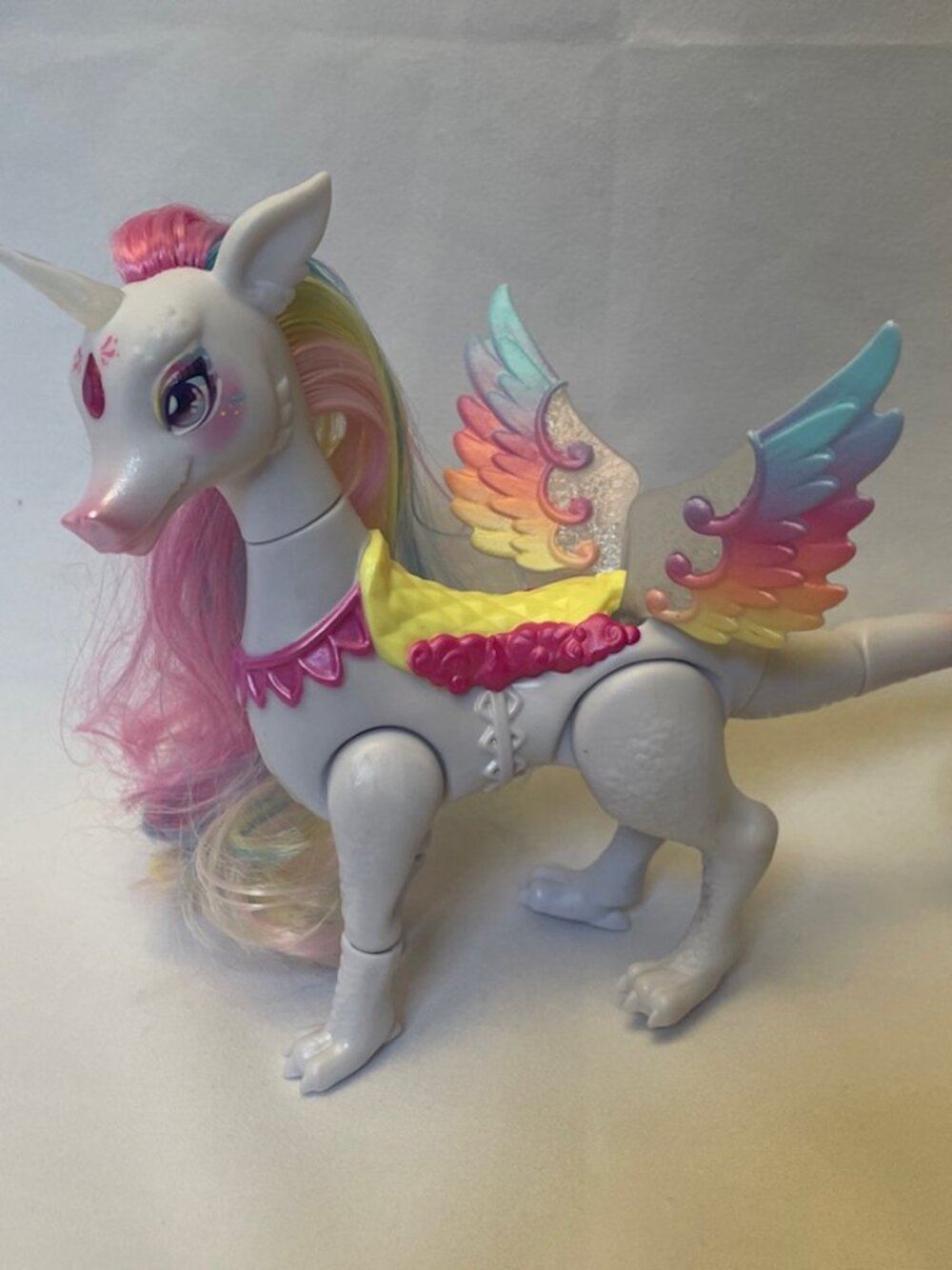 Magic Mixies Pixlings Shimmerverse Unia The Pet Unicorn Pegasus Pink Horse